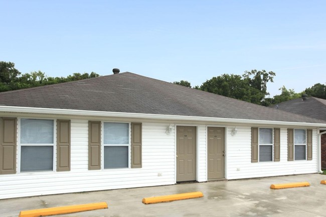 Chateau Audubon Apartments in Thibodaux, LA - Building Photo - Building Photo