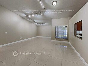 1001 NW 125th Terrace in Sunrise, FL - Foto de edificio - Building Photo
