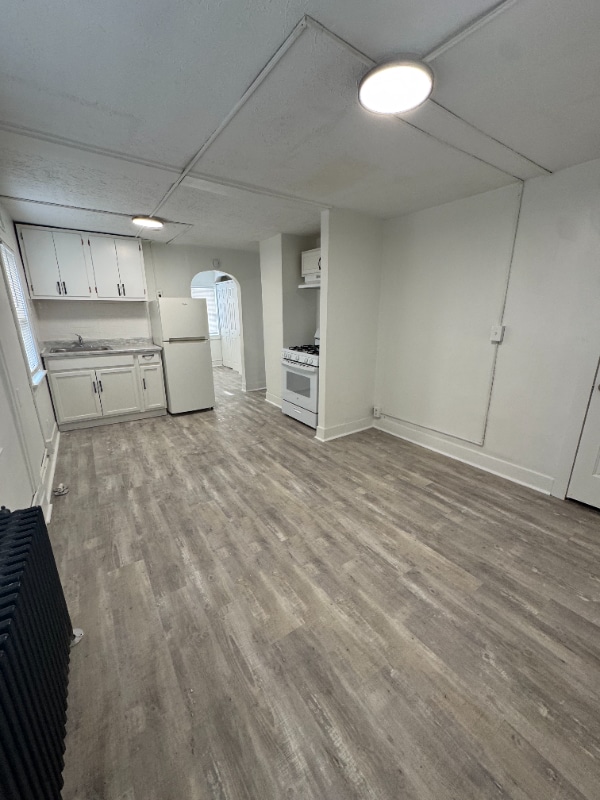 property at 4328 Northcote Ave