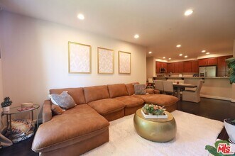14412 Killion St in Los Angeles, CA - Building Photo - Building Photo