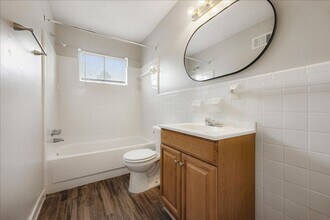 Holmes Pointe in Memphis, TN - Building Photo - Building Photo