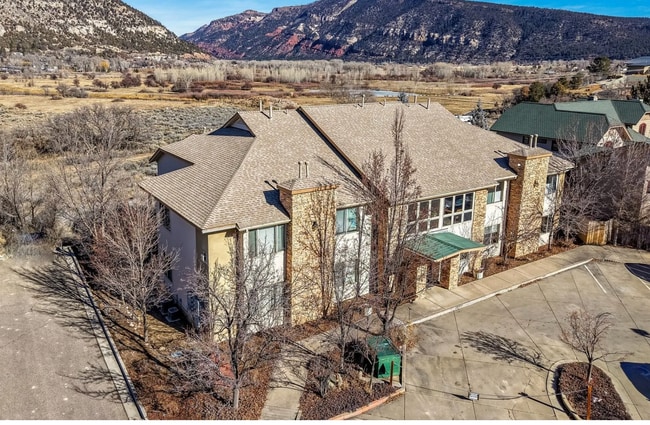 35 Sunshine Ct, Unit #2