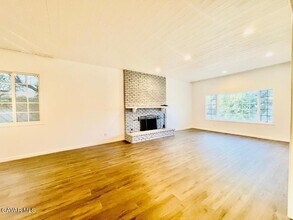 17208 Braxton St in Los Angeles, CA - Building Photo - Building Photo