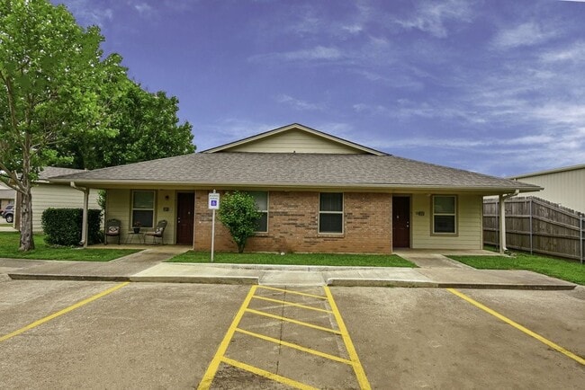 417 E Main St in Bullard, TX - Building Photo - Building Photo