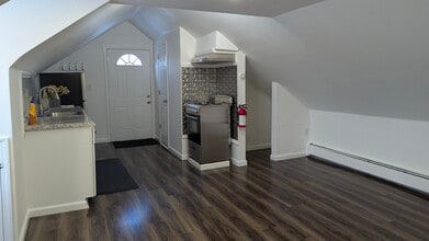 18 Ramapo Valley Rd in Oakland, NJ - Building Photo - Building Photo