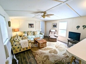 106 Faye Dr in Midway, GA - Building Photo - Building Photo