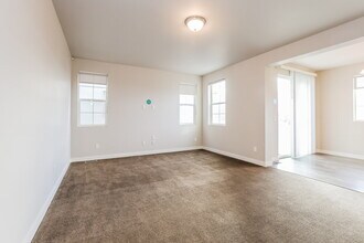 12561 S Kimber Ln in Riverton, UT - Building Photo - Building Photo