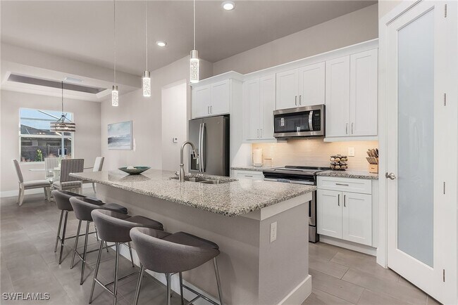 1210 SE 37th Terrace in Cape Coral, FL - Foto de edificio - Building Photo