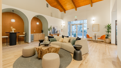 850 on the Avenue in West Sacramento, CA - Foto de edificio - Building Photo