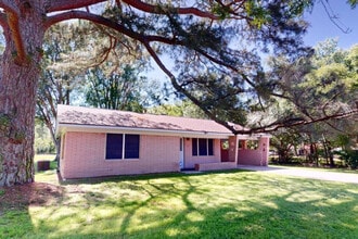 118 Miller St in Navasota, TX - Building Photo - Building Photo