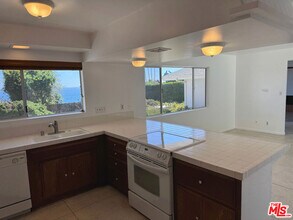 31617 Broad Beach Rd in Malibu, CA - Building Photo - Building Photo