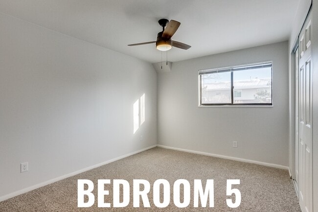 13489 W Auburn Ave, Unit 5 in Lakewood, CO - Foto de edificio - Building Photo