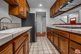 938 5th St in Santa Monica, CA - Building Photo - Building Photo