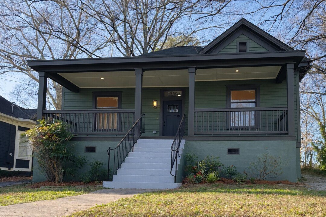 385 Inman St SW in Atlanta, GA - Building Photo