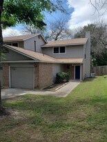 9008 Sanger Dr, Unit B in Austin, TX - Building Photo