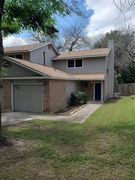 9008 Sanger Dr, Unit B in Austin, TX - Building Photo