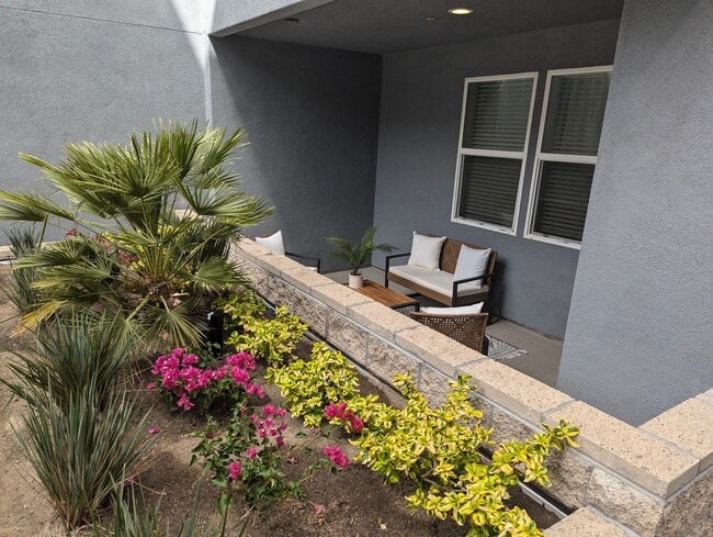 7100 Playa Vista Dr, Unit 120 in Los Angeles, CA - Building Photo - Building Photo