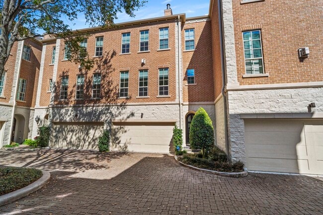 property at 2174 Briarglen Dr