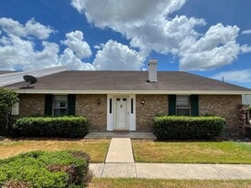 1732 Ave C in El Campo, TX - Building Photo