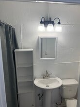 203 Broadway, Unit 10 in Kissimmee, FL - Foto de edificio - Building Photo