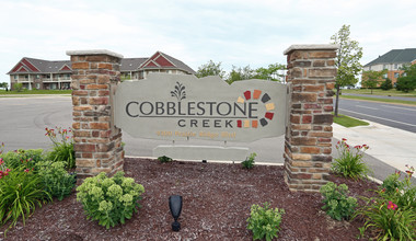 Cobblestone Creek in Pleasant Prairie, WI - Building Photo - Building Photo