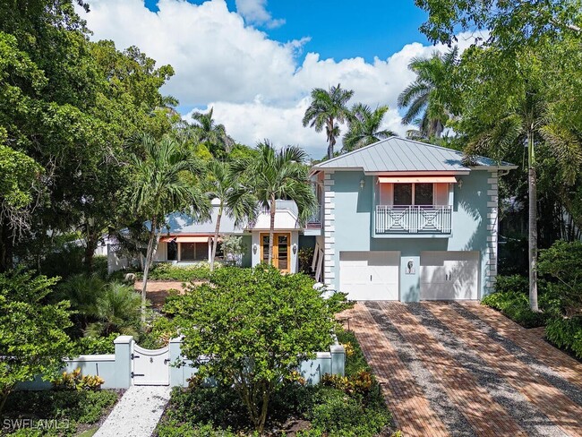 195 2nd Ave N in Naples, FL - Building Photo - Building Photo