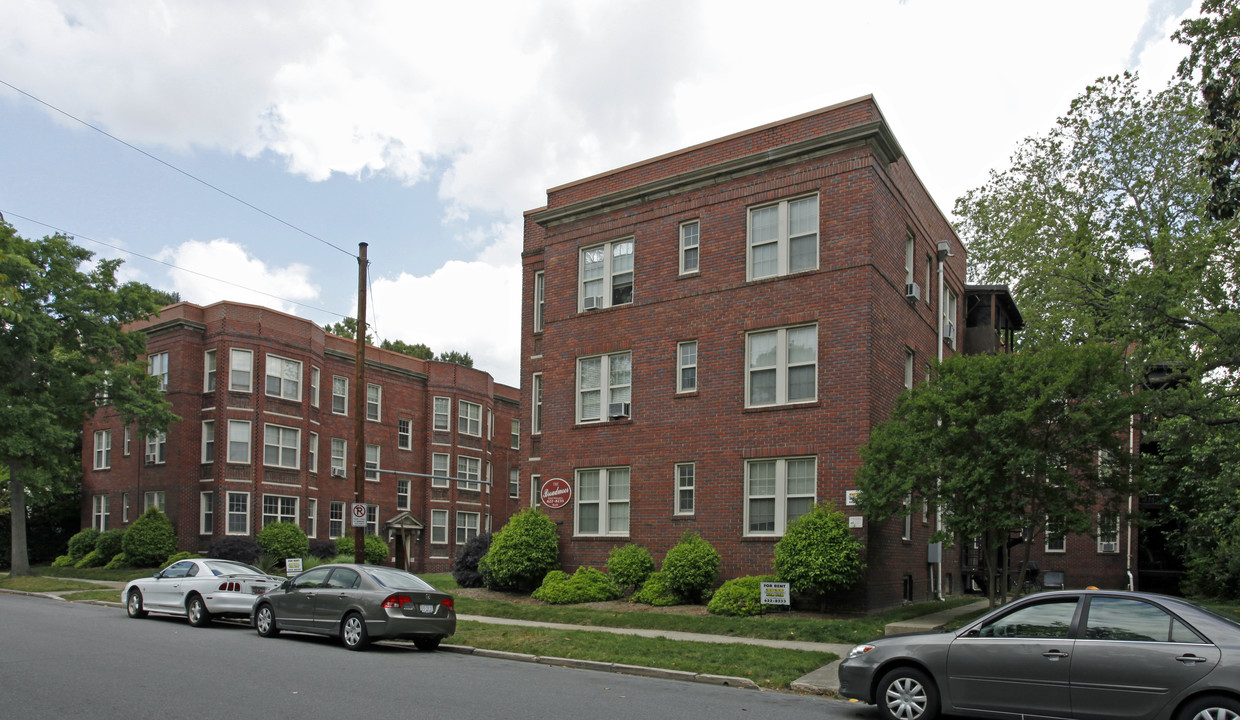 The Broadmoor in Norfolk, VA - Building Photo