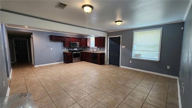 7500 Symmes Ave in New Orleans, LA - Foto de edificio - Building Photo