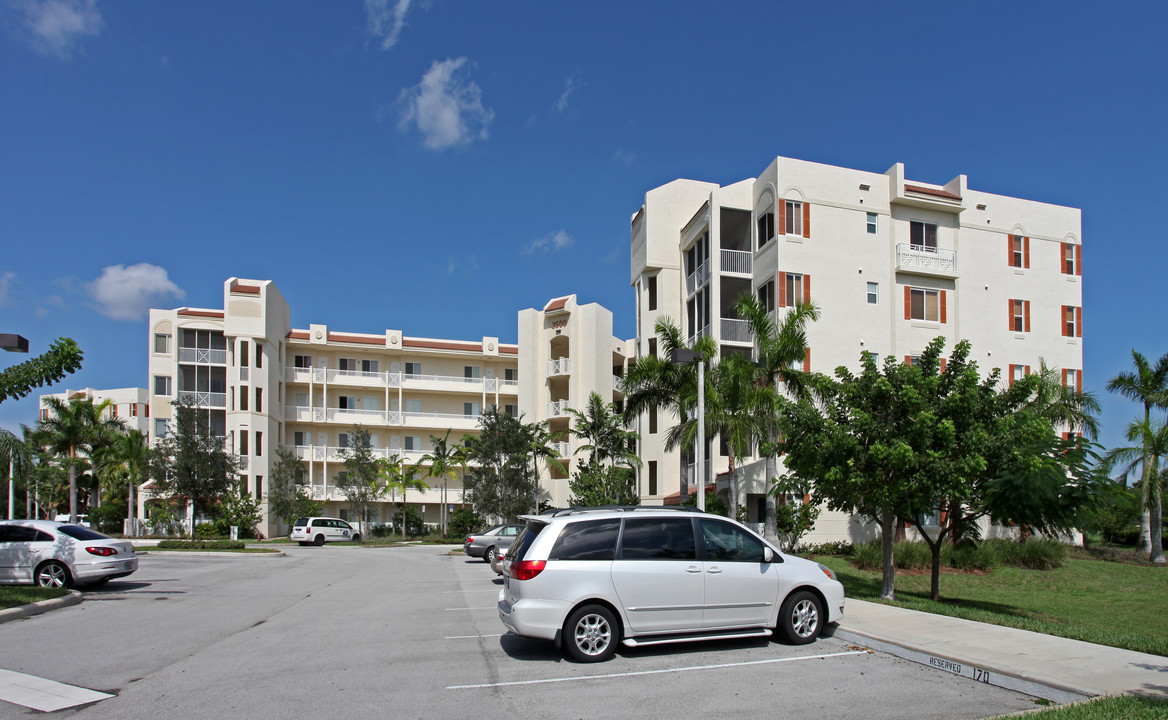 Royal Point at Palm Aire Condominiums in Pompano Beach, FL - Foto de edificio