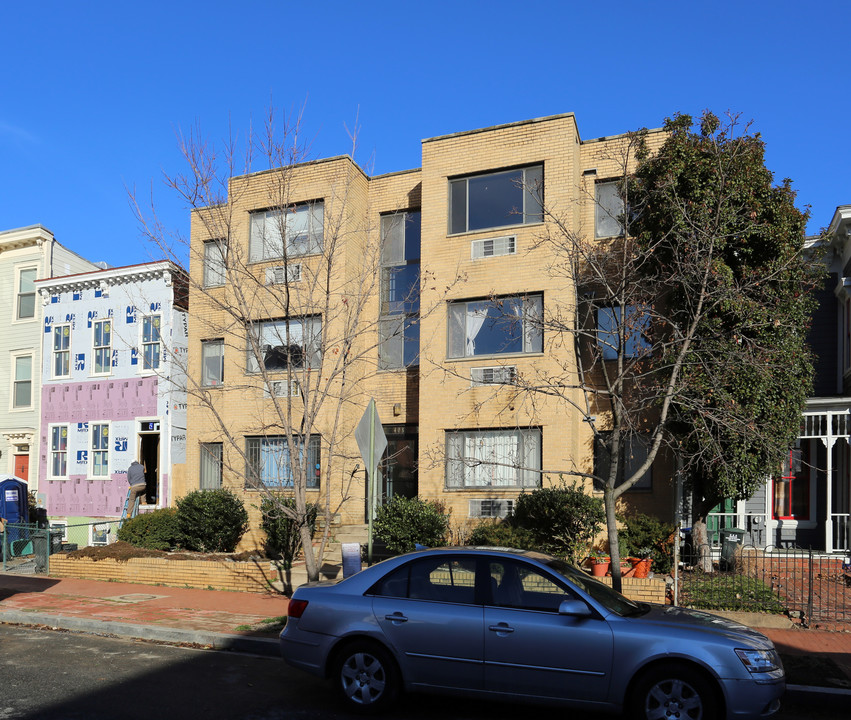 408 Independence Ave SE in Washington, DC - Building Photo