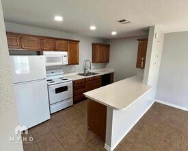 4892 Masch Branch Rd in Krum, TX - Foto de edificio - Building Photo