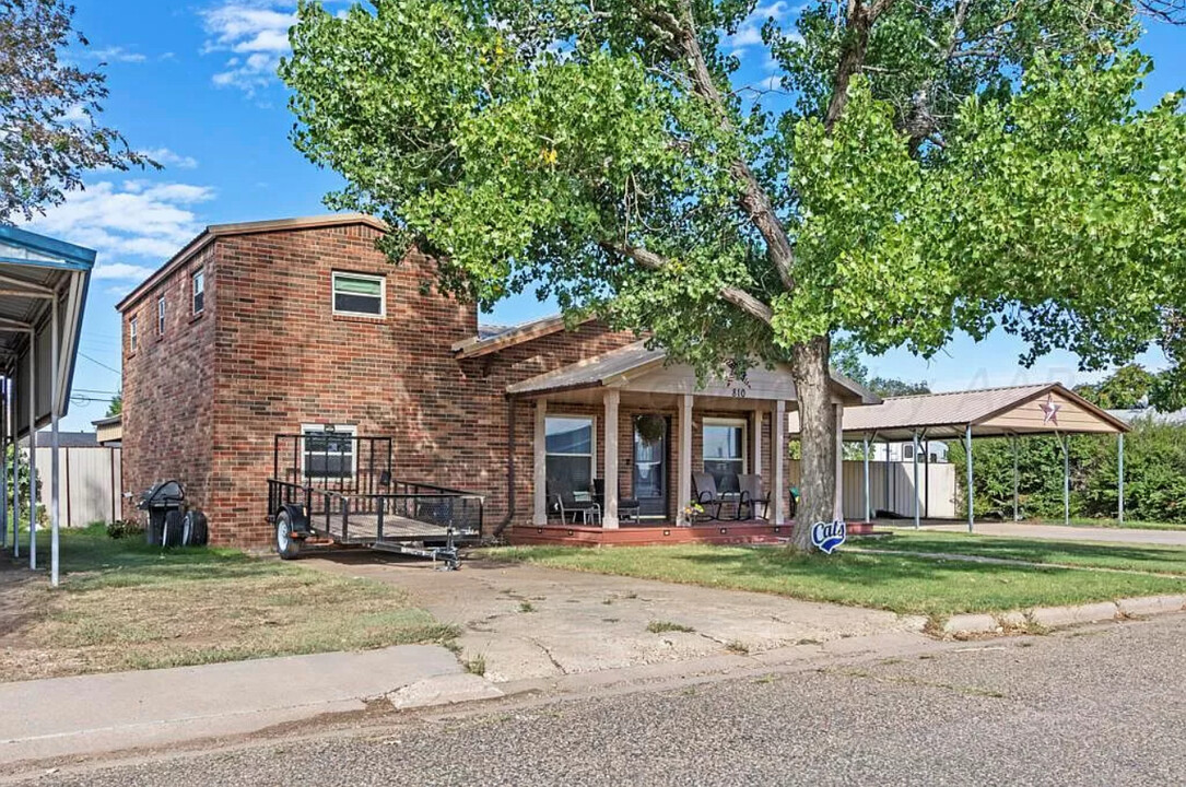 810 Avenue L in Sunray, TX - Building Photo