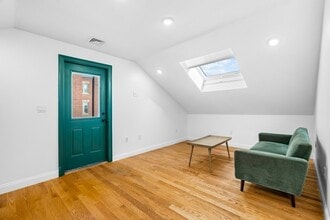 1-3 Howard Pl, Unit 3 in Boston, MA - Foto de edificio - Building Photo