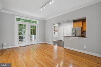 8544 Westown Way in Vienna, VA - Building Photo - Building Photo
