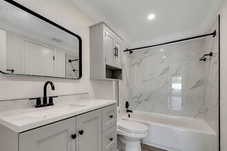 8000 SW 81st Dr in Miami, FL - Building Photo - Building Photo