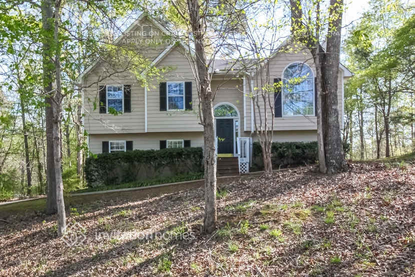 1718 Independence Dr in Douglasville, GA - Foto de edificio