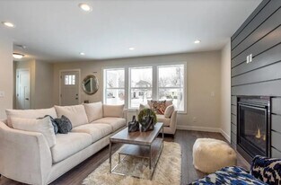 4625 33rd Ave S in Minneapolis, MN - Building Photo