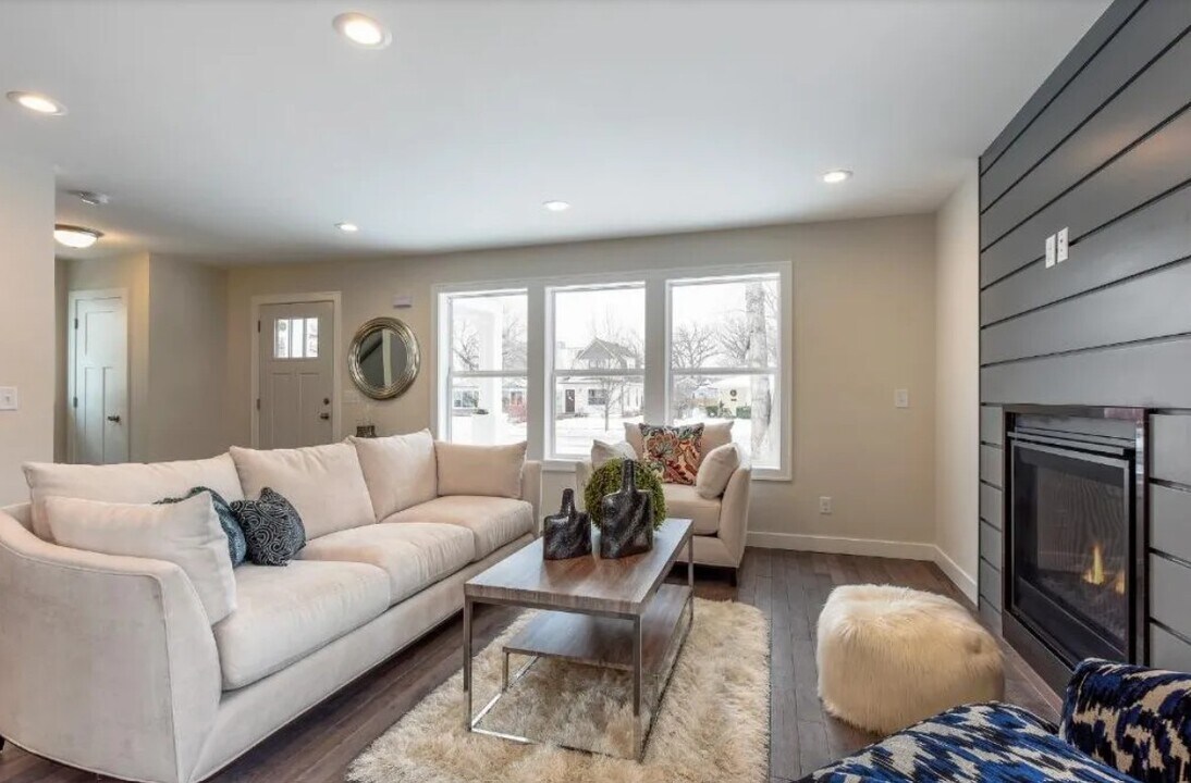 4625 33rd Ave S in Minneapolis, MN - Foto de edificio