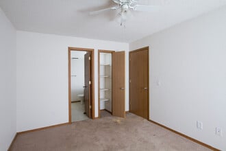 Catalpa East in Springfield, MO - Building Photo - Building Photo