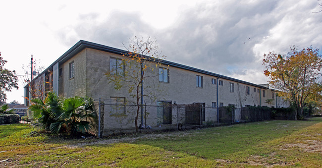 4500 Elysian Fields Ave in New Orleans, LA - Building Photo - Building Photo