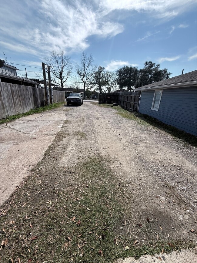 property at 13809 Hershe St