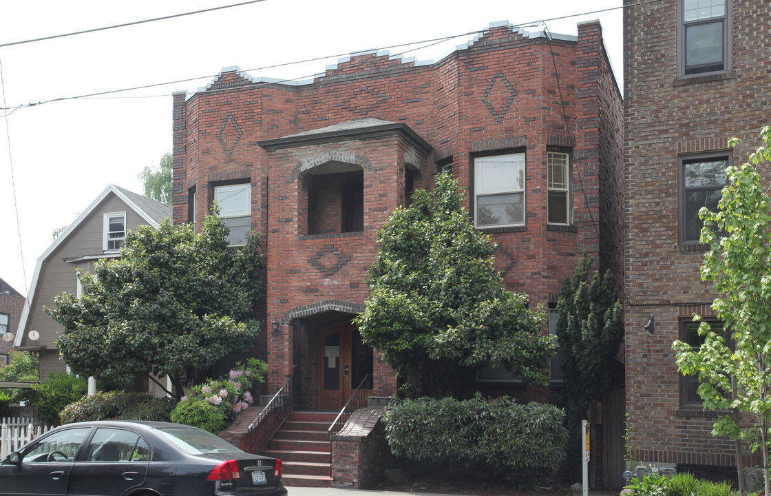 219 Belmont Ave E in Seattle, WA - Foto de edificio