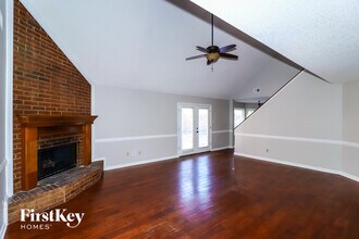 8824 Bredbury Cove E in Memphis, TN - Building Photo - Building Photo