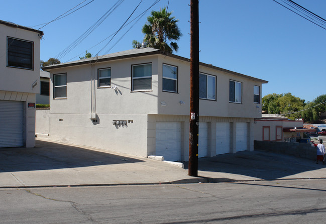 4464-4470 Parks Ave in La Mesa, CA - Building Photo - Building Photo