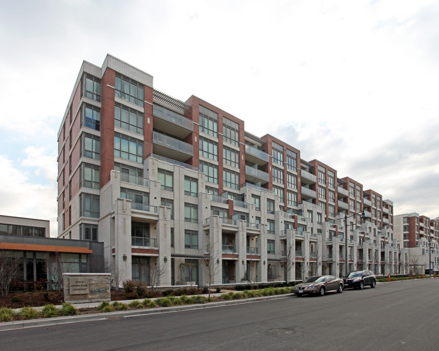 Rouge Bijou Promenade in Markham, ON - Building Photo