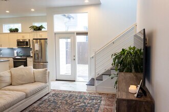 1409 Singleton Ave in Austin, TX - Building Photo - Building Photo