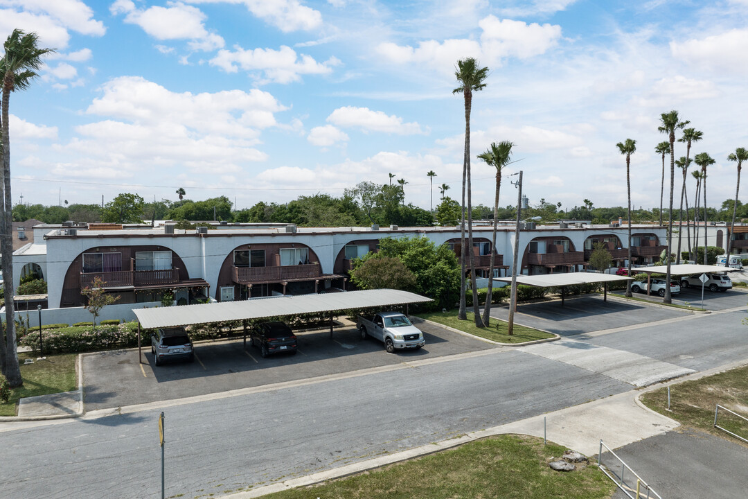 Villa Condessa in Brownsville, TX - Building Photo