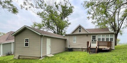 1324 W Walnut St in Springfield, MO - Building Photo - Building Photo
