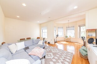 3413 N Elaine Pl, Unit 3 in Chicago, IL - Building Photo