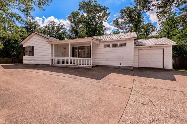 property at 2538 Sycamore Ave